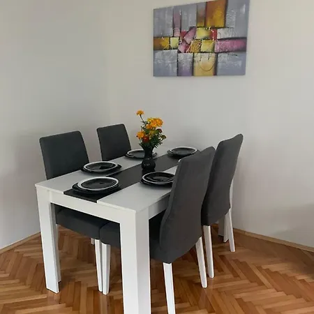 Lana Apartament *